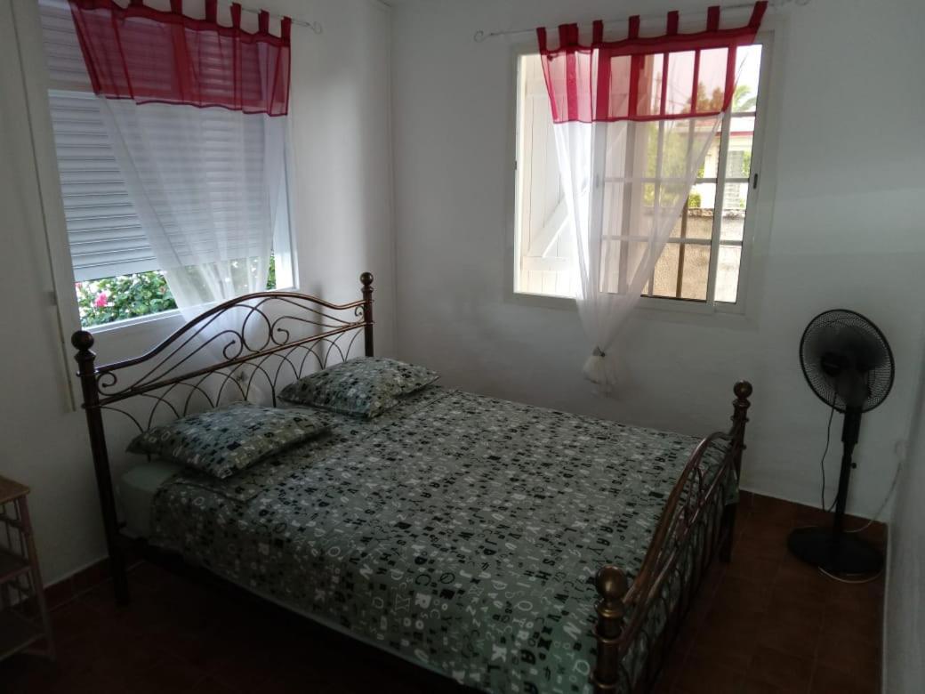 Locations Saisonnieres Βίλα Sainte-Anne  Εξωτερικό φωτογραφία